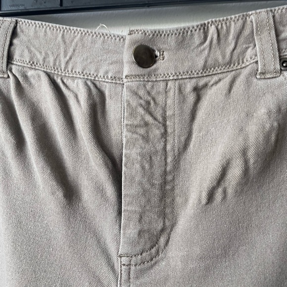 CHICO'S KHAKI REGULAR FIT SIZE 2 - Picture 4 of 11